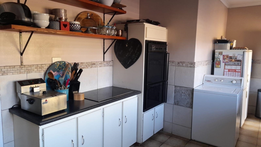 7 Bedroom Property for Sale in Bloemhof North West